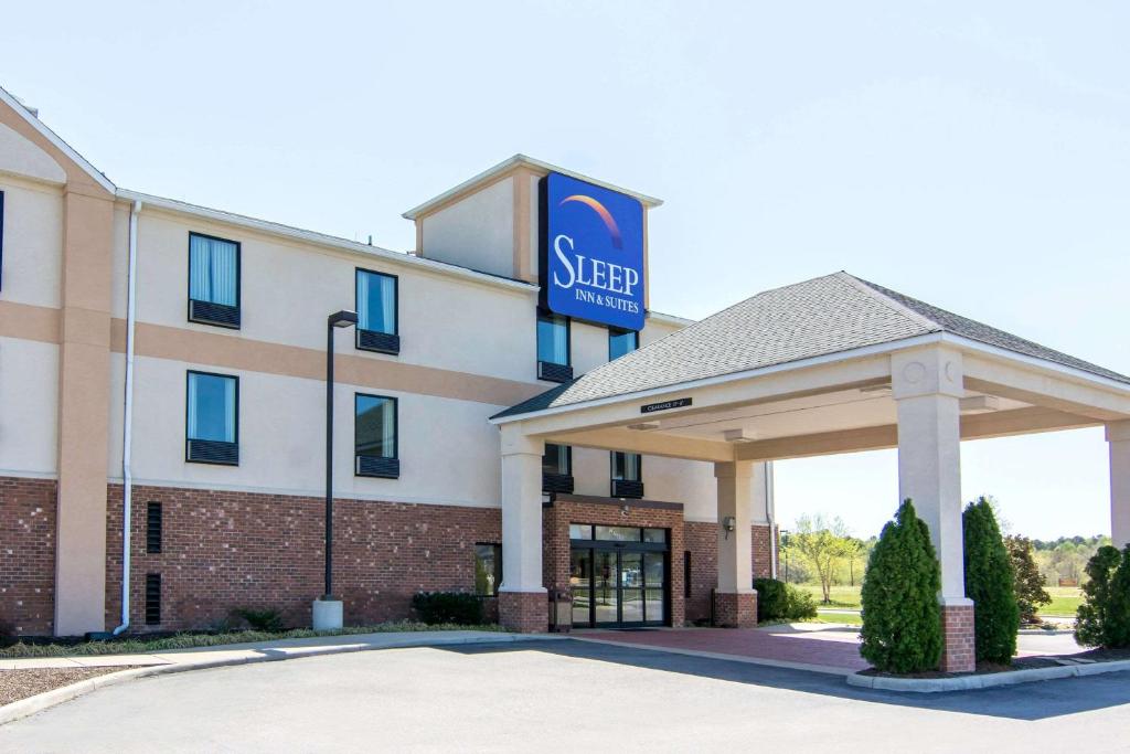 Sleep Inn & Suites near Fort Gregg-Adams